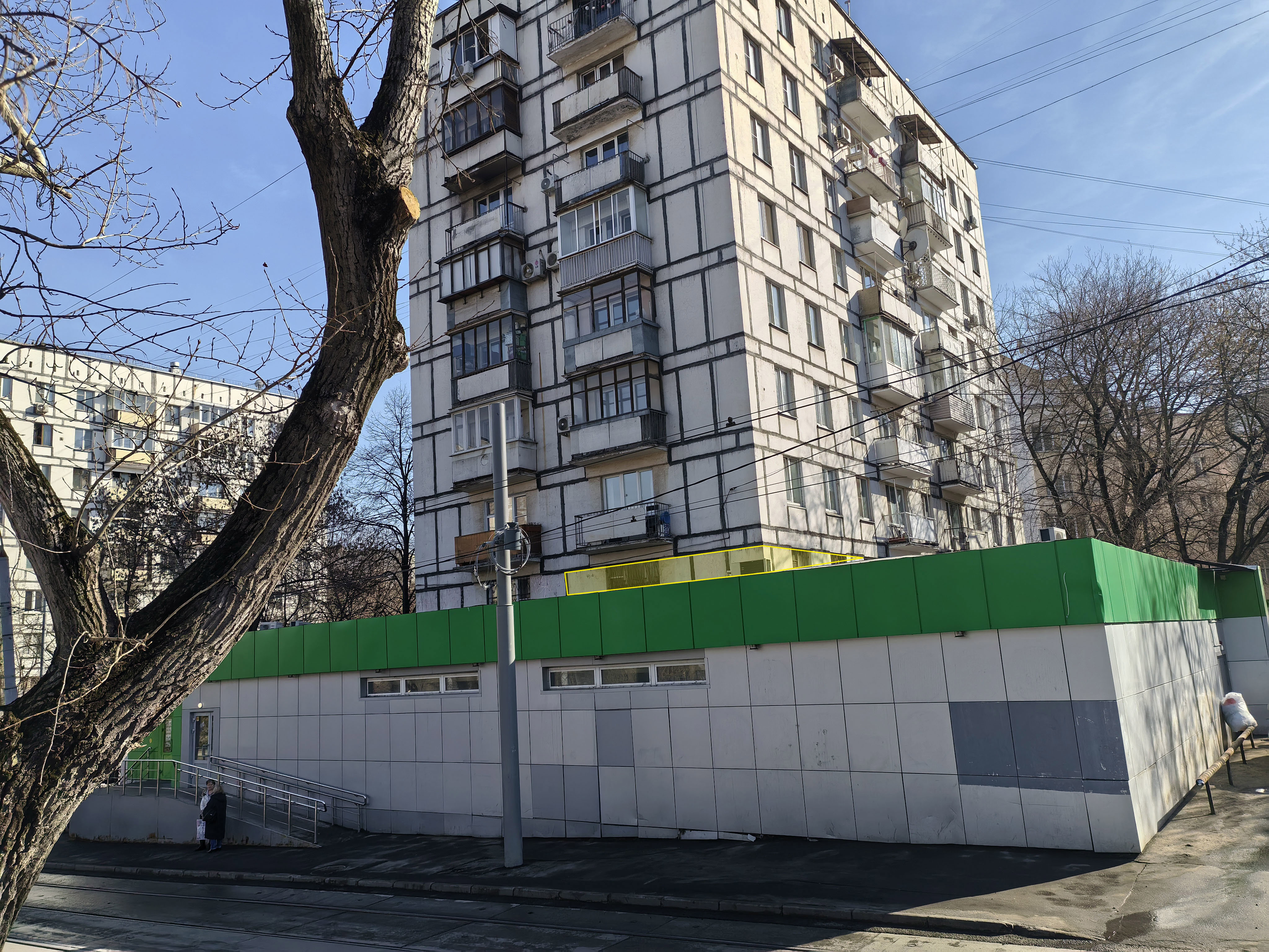 ГП16993935.Квартира.Фасад здания с выделенными окнами реализуемого объекта.jpg
