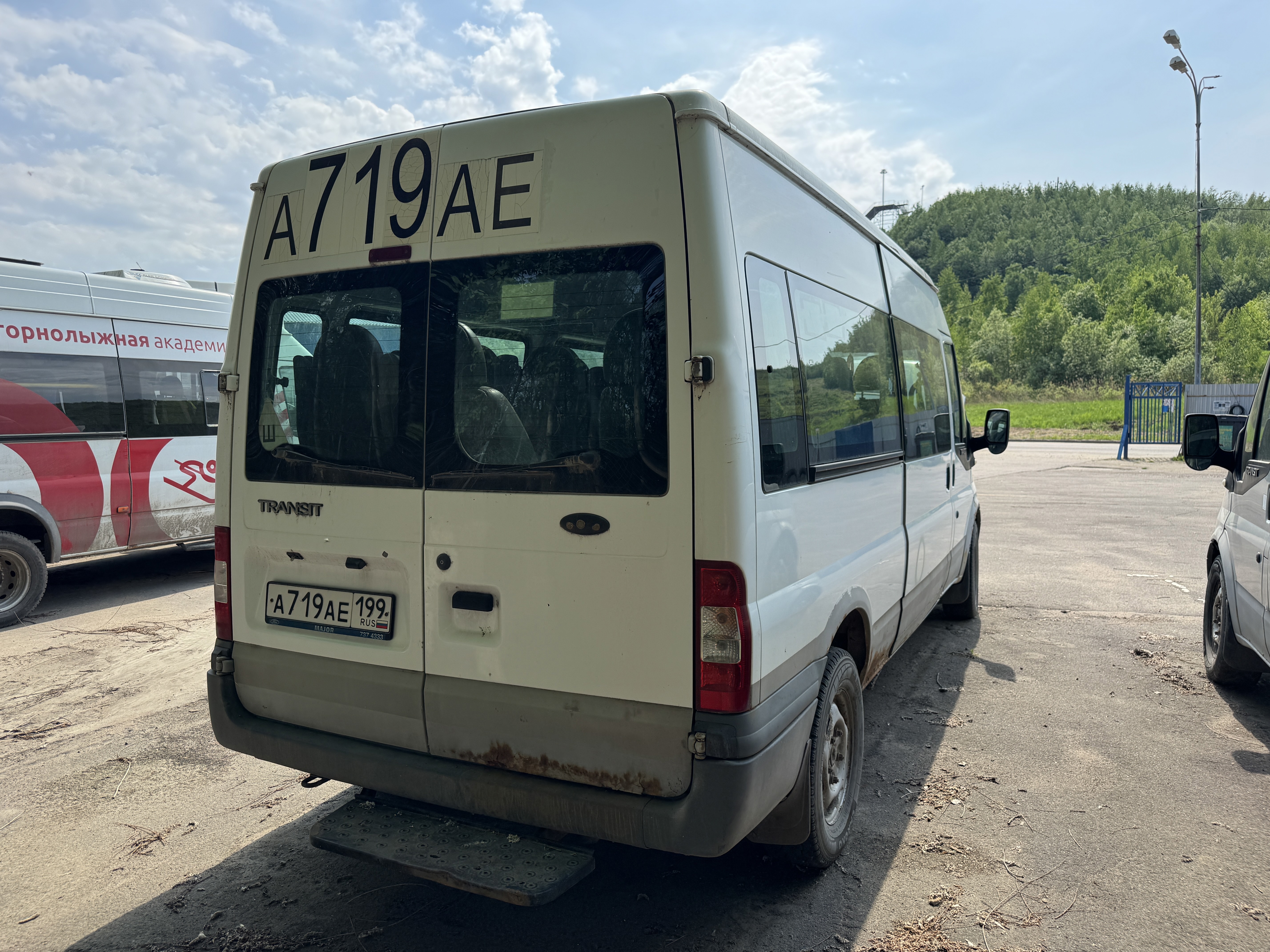 ГП17000634.Транспортное средство.Общий вид транспорта с правого бока (угловой ракурс сзади).jpg
