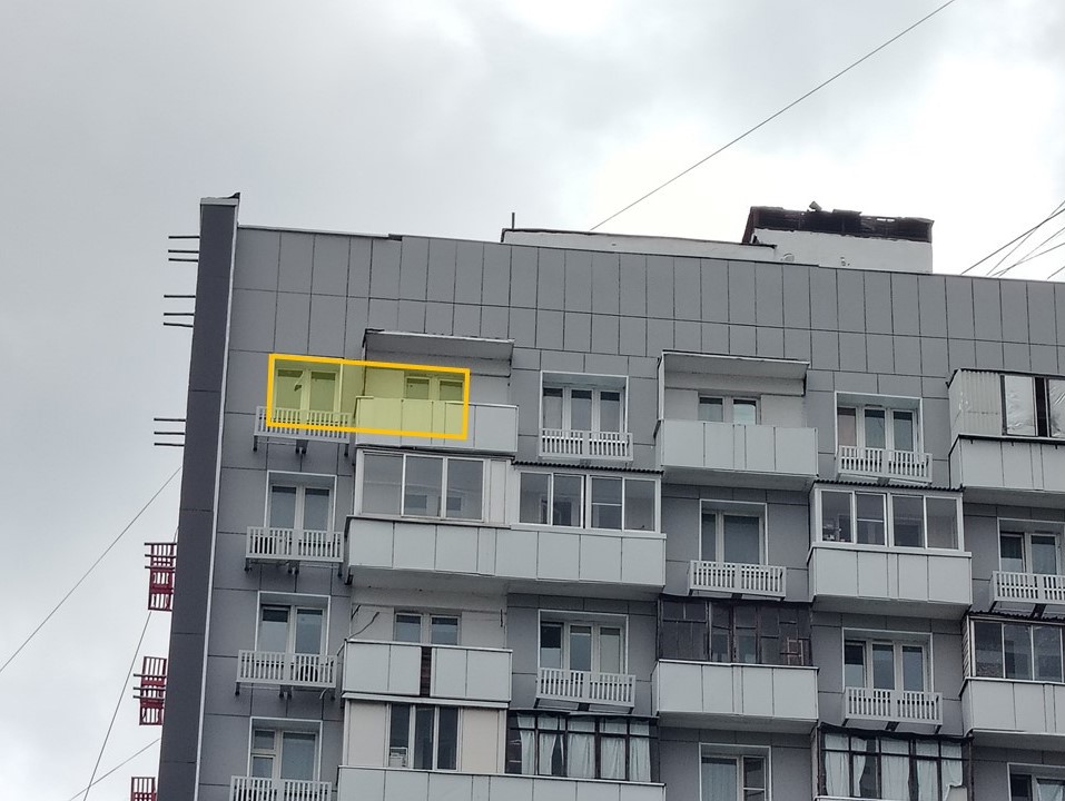 ГП17000923.Квартира.Фасад здания с выделенными окнами реализуемого объекта.jpg